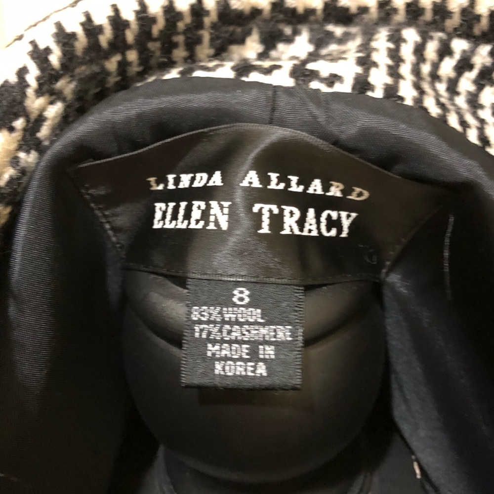 Blazer - Picture 4 of 4